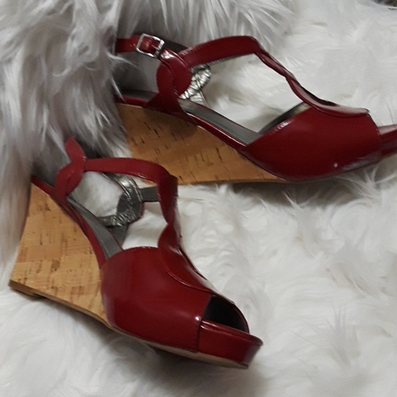 Shoes - Picture 2 of 4